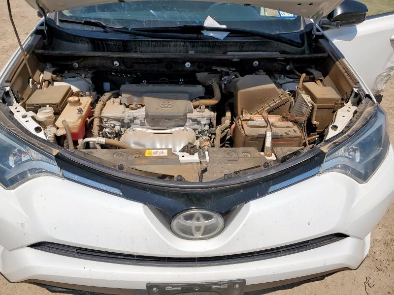 JTMZFREV3HJ144145 - 2017 TOYOTA RAV4 LE 白色 照片 12