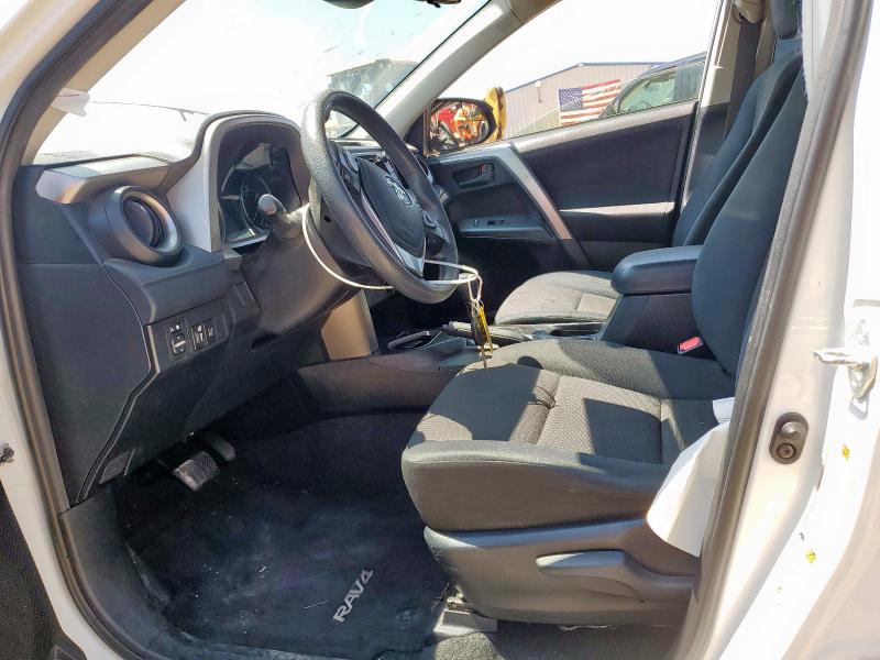 JTMZFREV3HJ144145 - 2017 TOYOTA RAV4 LE 白色 照片 7