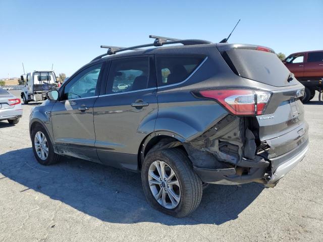 1FMCU9GD9JUC24789 - 2018 FORD ESCAPE SE GRAY photo 2