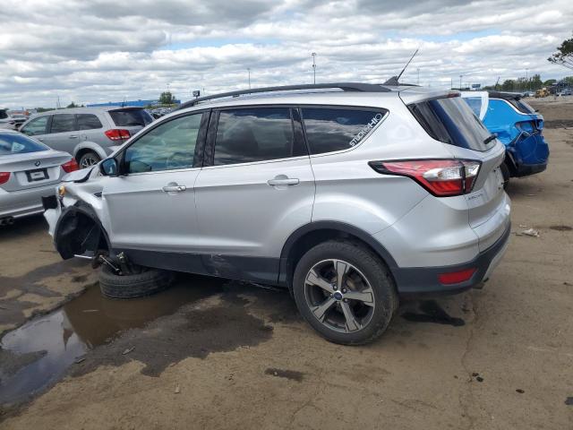 1FMCU9HD5JUC75155 - 2018 FORD ESCAPE SEL ვერცხლისფერი ფოტო 2