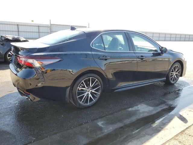 4T1S11AK3PU810250 - 2023 TOYOTA CAMRY SE NIGHT SHADE BLACK photo 3