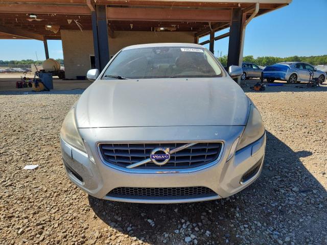 YV1612FS7D2219599 - 2013 VOLVO S60 T5 银色 照片 5