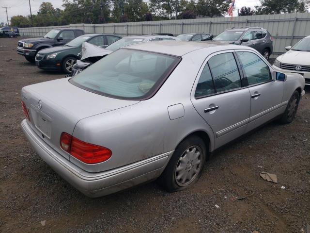 WDBJF65H5XA903607 - 1999 MERCEDES-BENZ E 320 SILVER photo 3