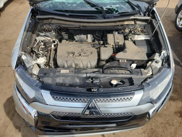 JA4AZ3A37KZ022137 - 2019 MITSUBISHI OUTLANDER SE SILVER photo 11