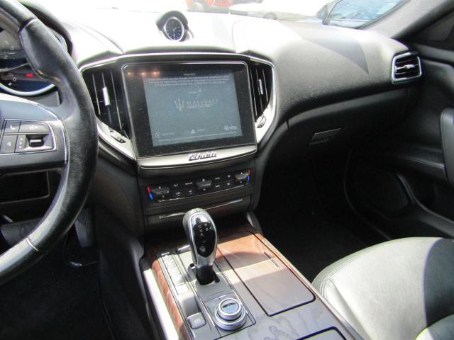 ZAM57YTA4J12872XX - 2018 MASERATI GHIBLI S 黑色 照片 9