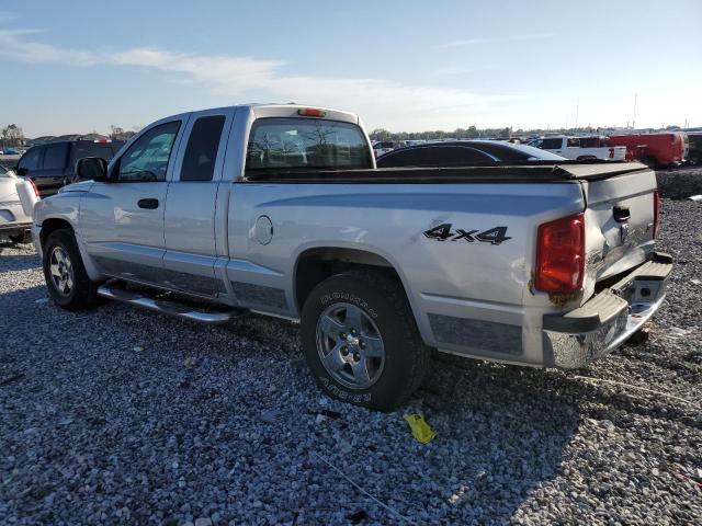 1D7HW42N96S691453 - 2006 DODGE DAKOTA SLT SILVER photo 2