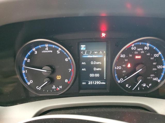 2T3RFREV0HW611765 - 2017 TOYOTA RAV4 XLE RED photo 9