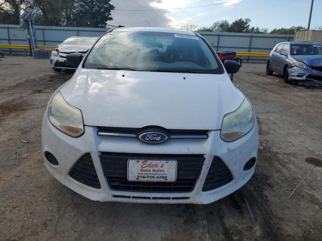 1FAHP3E22CL320956 - 2012 FORD FOCUS S WHITE photo 5