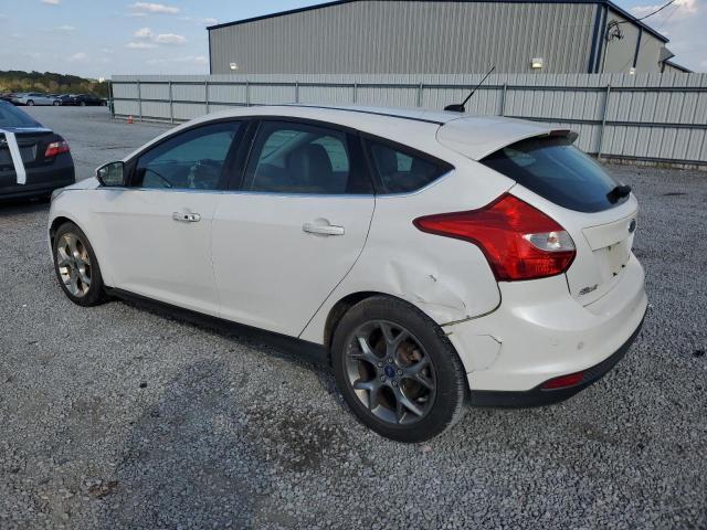 1FADP3N25EL262522 - 2014 FORD FOCUS TITANIUM WHITE photo 2