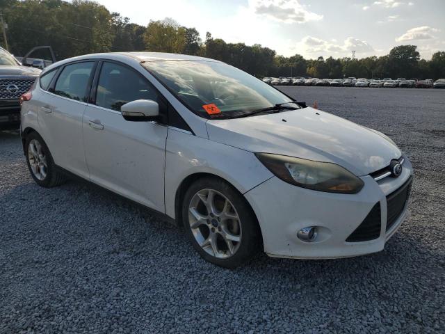 1FADP3N25EL262522 - 2014 FORD FOCUS TITANIUM WHITE photo 4