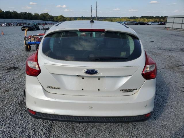 1FADP3N25EL262522 - 2014 FORD FOCUS TITANIUM WHITE photo 6