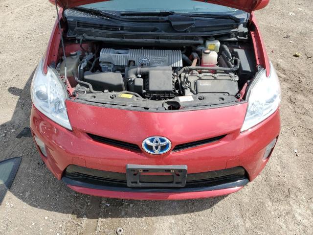 JTDKN3DU2F1893929 - 2015 TOYOTA PRIUS RED photo 11