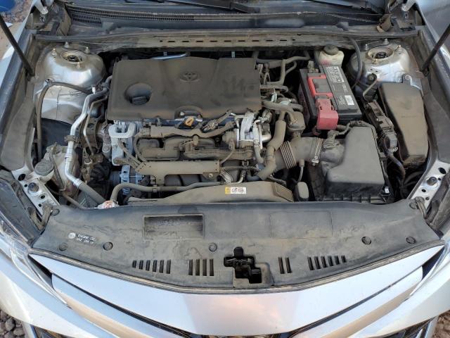 4T1B11HK1JU033497 - 2018 TOYOTA CAMRY L 银色 照片 11