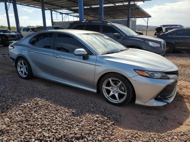 4T1B11HK1JU033497 - 2018 TOYOTA CAMRY L 银色 照片 4