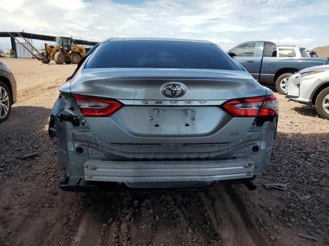 4T1B11HK1JU033497 - 2018 TOYOTA CAMRY L 银色 照片 6