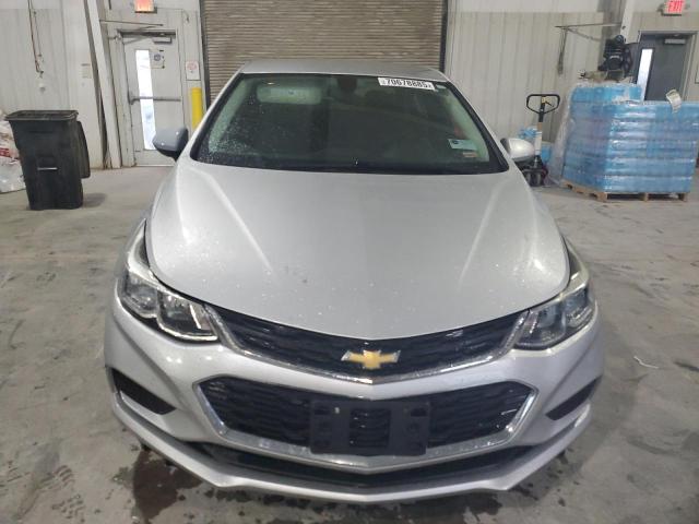 1G1BC5SM8J7122555 - 2018 CHEVROLET CRUZE LS Күміс фото 5