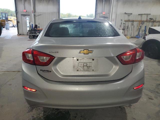 1G1BC5SM8J7122555 - 2018 CHEVROLET CRUZE LS Күміс фото 6