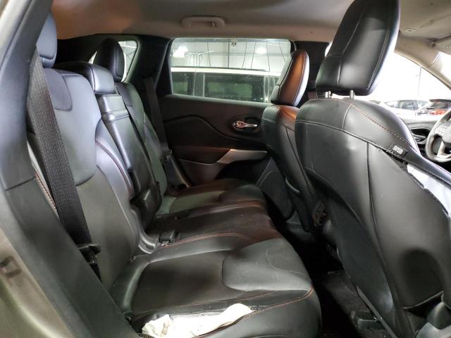 1C4PJMBX3JD619621 - 2018 JEEP CHEROKEE TRAILHAWK GRAY photo 11