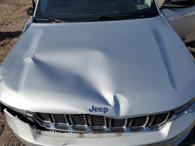 1C4RJHAG0P8710302 - 2023 JEEP GRAND CHEROKEE LAREDO SILVER photo 12