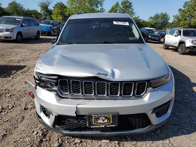 1C4RJHAG0P8710302 - 2023 JEEP GRAND CHEROKEE LAREDO SILVER photo 5