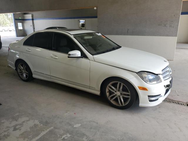 WDDGF8BB7CR211180 - 2012 MERCEDES-BENZ C 300 4MATIC WHITE photo 4