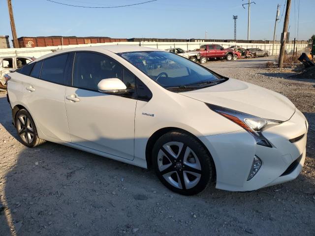 JTDKARFU1G3002899 - 2016 TOYOTA PRIUS WHITE photo 4