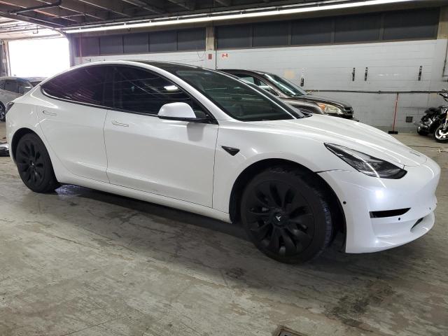 5YJ3E1EB1KF493982 - 2019 TESLA MODEL 3 Biały zdjęcie 4