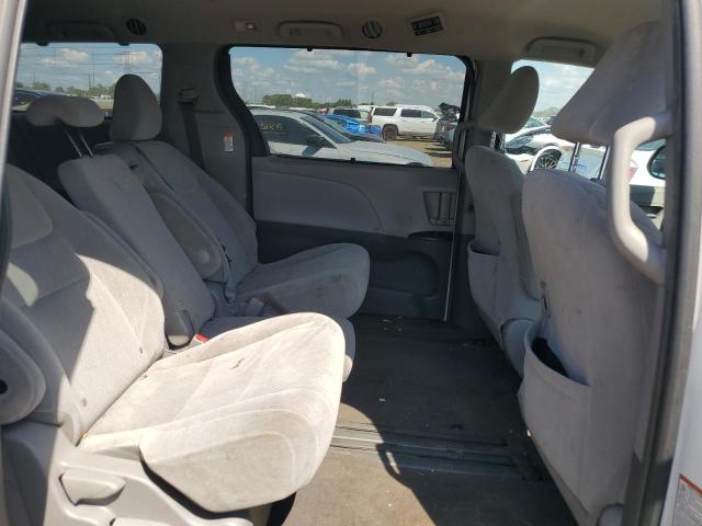 5TDKK3DC9FS597518 - 2015 TOYOTA SIENNA LE WHITE photo 10