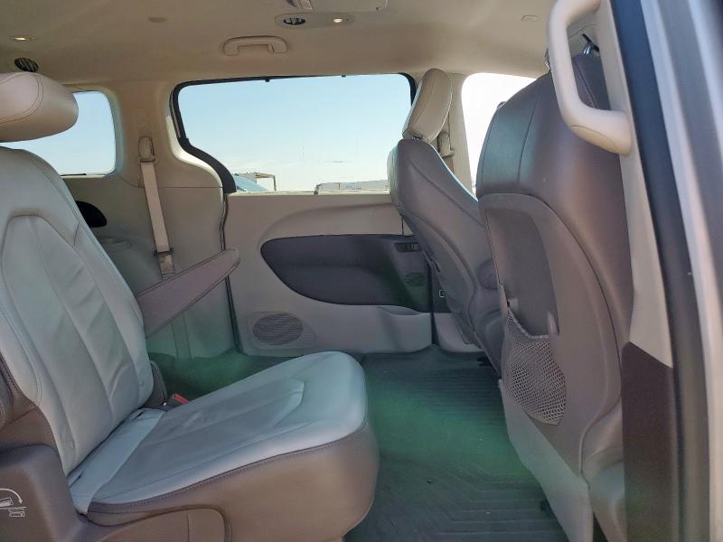 2C4RC1BG5HR821434 - 2017 CHRYSLER PACIFICA TOURING L SILVER photo 11