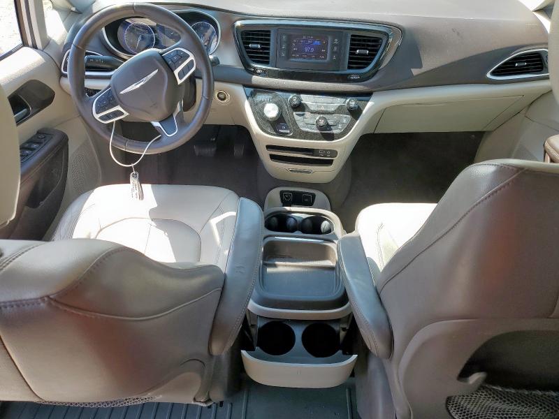 2C4RC1BG5HR821434 - 2017 CHRYSLER PACIFICA TOURING L SILVER photo 8