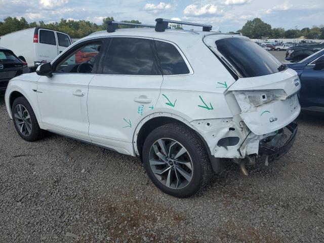 WA1BAAFY8M2051971 - 2021 AUDI Q5 PREMIUM PLUS WHITE photo 2