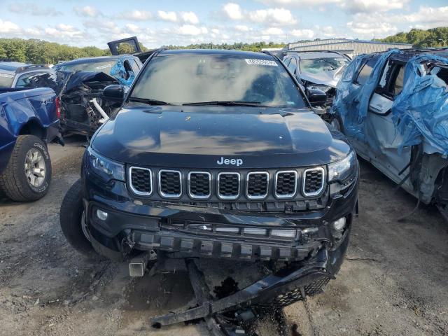 3C4NJDBN5RT154724 - 2024 JEEP COMPASS LATITUDE Czarny zdjęcie 5