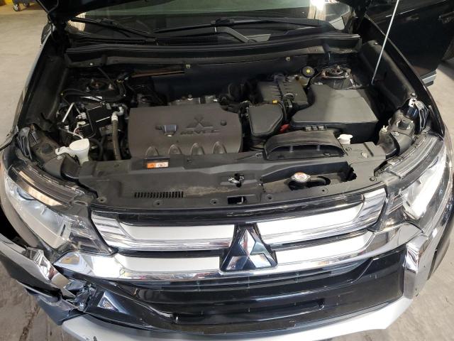 JA4AZ3A33JZ057675 - 2018 MITSUBISHI OUTLANDER SE BLACK photo 12