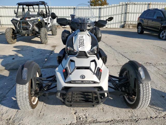 3JB2HEH24NJ000869 - 2022 CAN-AM RYKER RALLY EDITION WHITE photo 2