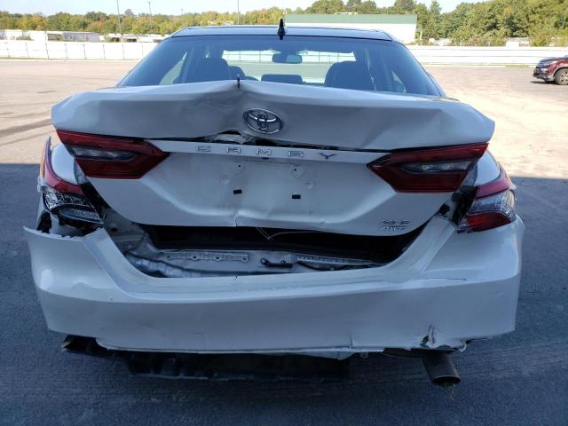 4T1F11BK4PU095687 - 2023 TOYOTA CAMRY XLE WHITE photo 6