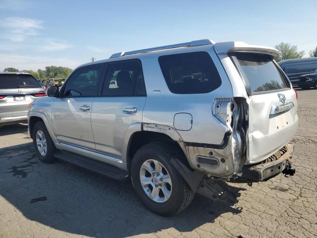 JTEBU5JR3B5065076 - 2011 TOYOTA 4RUNNER SR5 Gümüş foto 2
