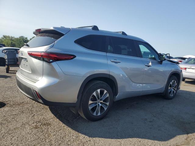 5TDKDRAHXPS000455 - 2023 TOYOTA HIGHLANDER L SILVER photo 3