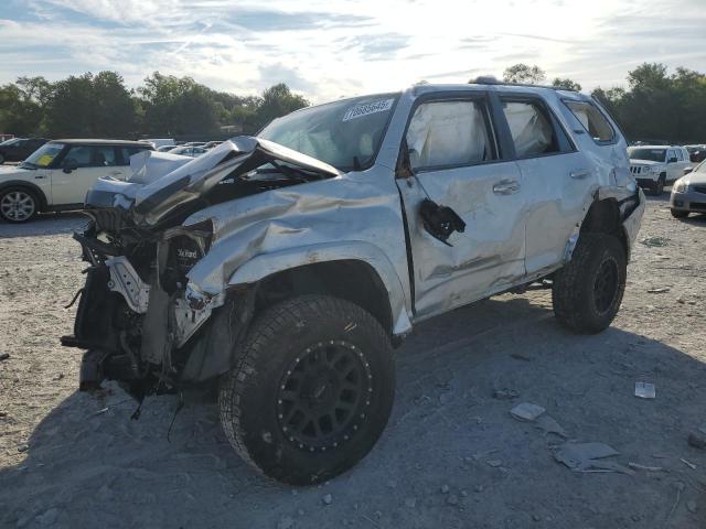 2014 TOYOTA 4RUNNER SR5, 