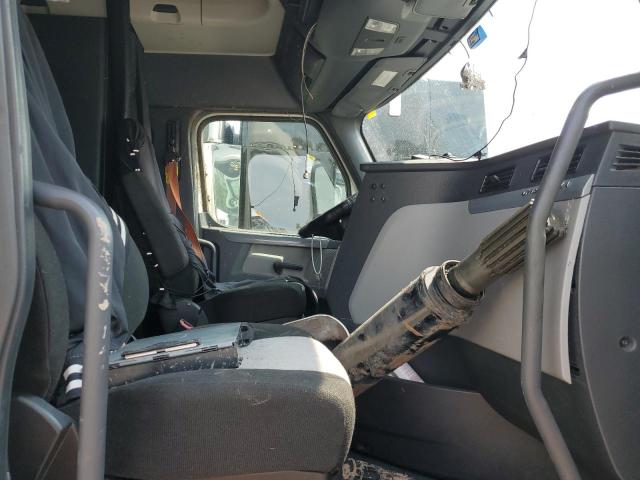 3AKJHHDR6LSKL7824 - 2020 FREIGHTLINER CASCADIA 1 WHITE photo 5