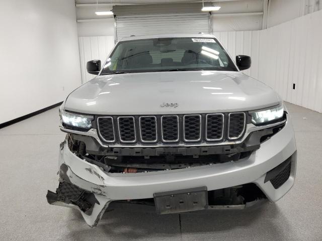 1C4RJHAG2PC673380 - 2023 JEEP GRAND CHER LAREDO Silber Foto 5