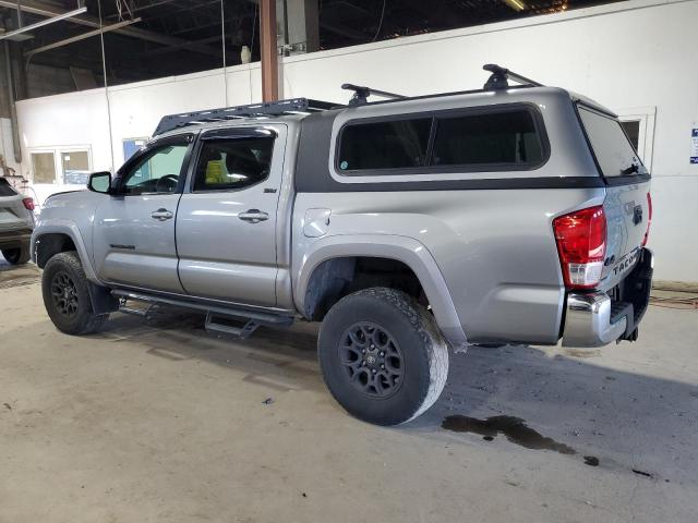 3TMCZ5AN7HM078262 - 2017 TOYOTA TACOMA DOUBLE CAB SILVER photo 2