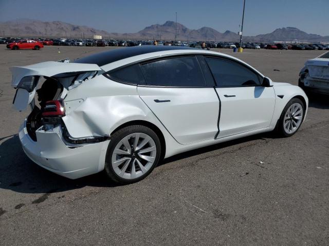 5YJ3E1EA6NF257744 - 2022 TESLA MODEL 3 WHITE photo 3