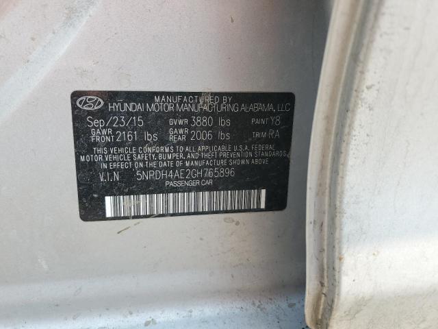 5NPDH4AE2GH765896 - 2016 HYUNDAI ELANTRA SE SILVER photo 12