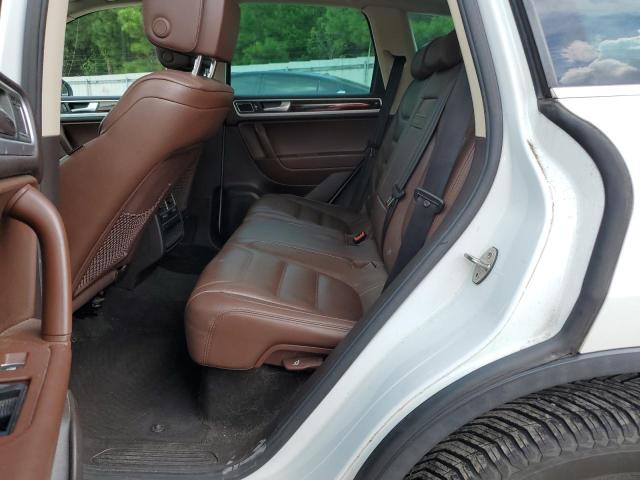 WVGEF9BP6CD010902 - 2012 VOLKSWAGEN TOUAREG V6 白色 照片 11