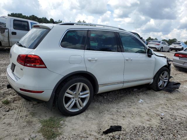 WVGEF9BP6CD010902 - 2012 VOLKSWAGEN TOUAREG V6 白色 照片 3
