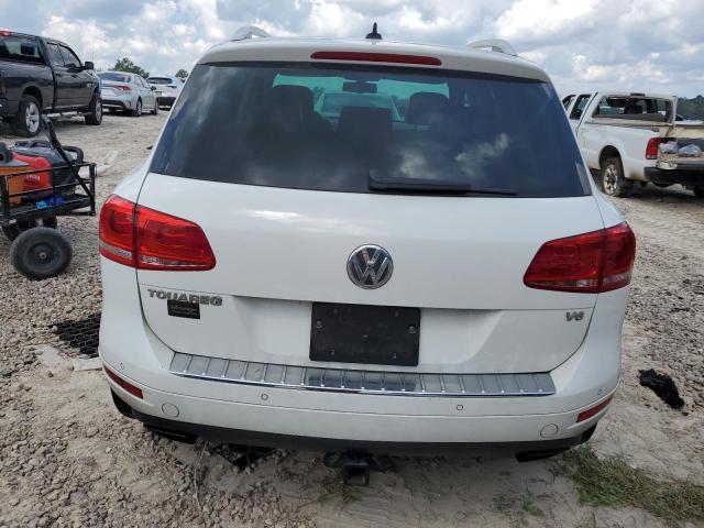 WVGEF9BP6CD010902 - 2012 VOLKSWAGEN TOUAREG V6 白色 照片 6