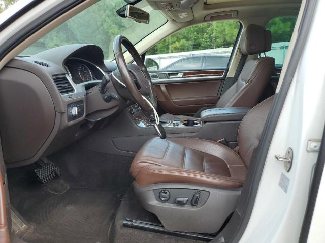 WVGEF9BP6CD010902 - 2012 VOLKSWAGEN TOUAREG V6 白色 照片 7