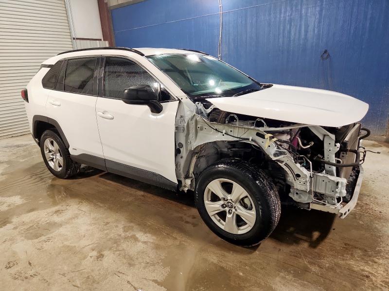 4T3L6RFV0MU007521 - 2021 TOYOTA RAV4 LE WHITE photo 4