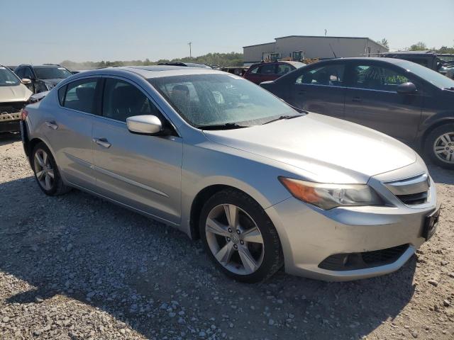 19VDE1F76DE003133 - 2013 ACURA ILX 20 TECH SILVER photo 4