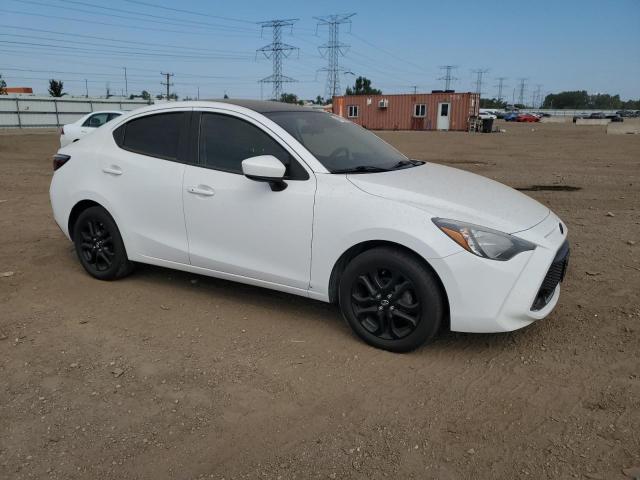 3MYDLBYV5KY526400 - 2019 TOYOTA YARIS L WHITE photo 4